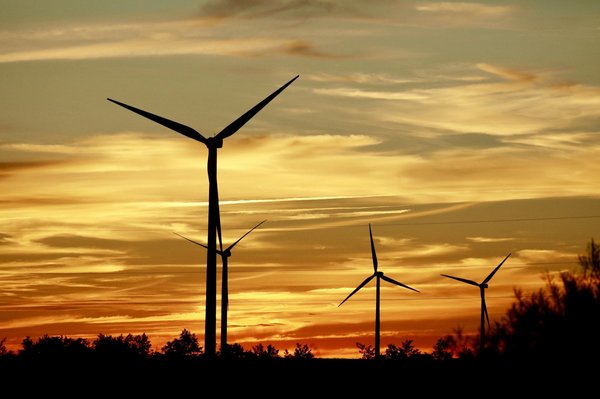 Comment concevoir un jeu de gestion de ressources énergétiques basé sur des énergies renouvelables?